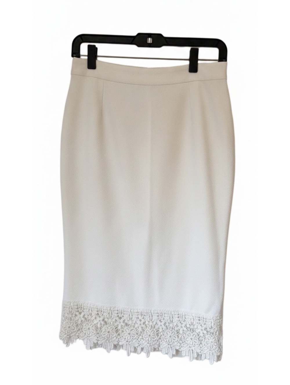 Sarah La White Pencil Skirt with Crochet Lace Hem, Size Large